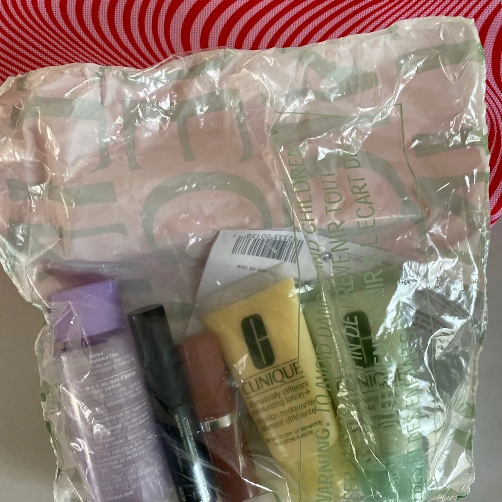 CLINIQUE 6p Make Up Skincare Lip POP Mascara Soap Lotion Cleanser $135
